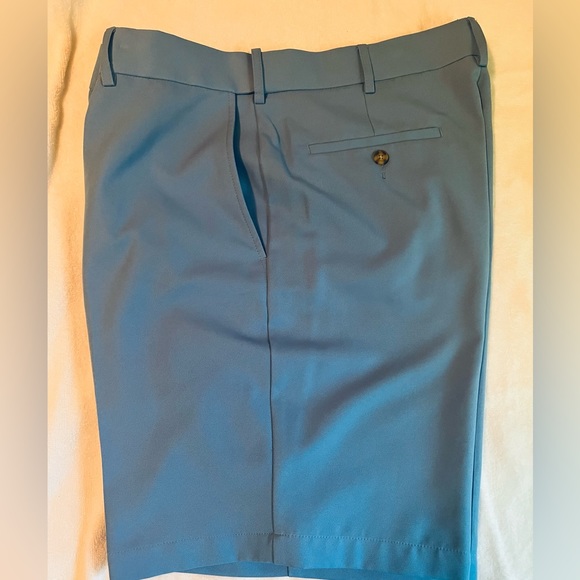 Pro Tour Shorts - Picture 3 of 5